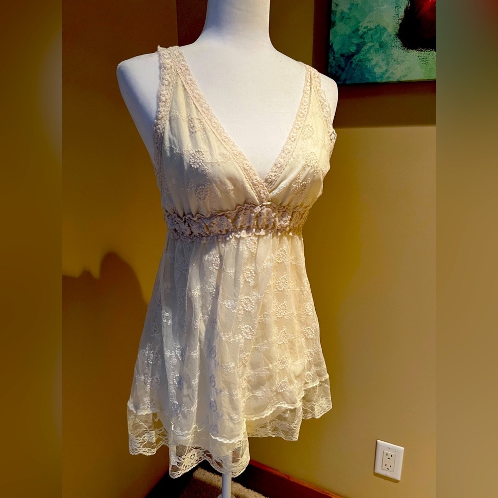Ultra Pink Brand Boho Lace Sleeveless V Neck Lined Size L 💛
